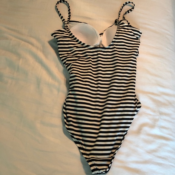 One piece zebra print swimsuit new condition - Picture 3 of 4